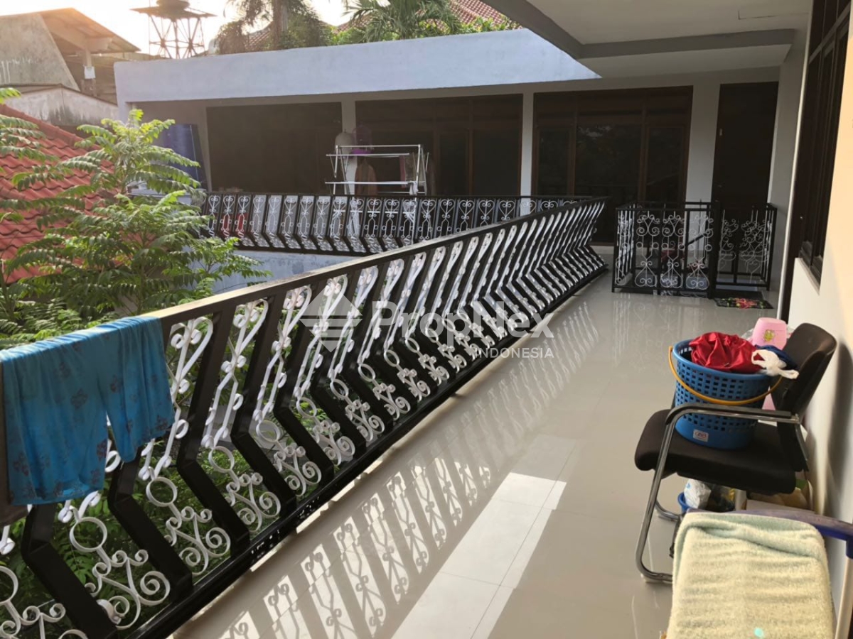 DARMO BARU BARAT,  Rumah Kost bangunan lama, dengan hunian 90% full — foto 2